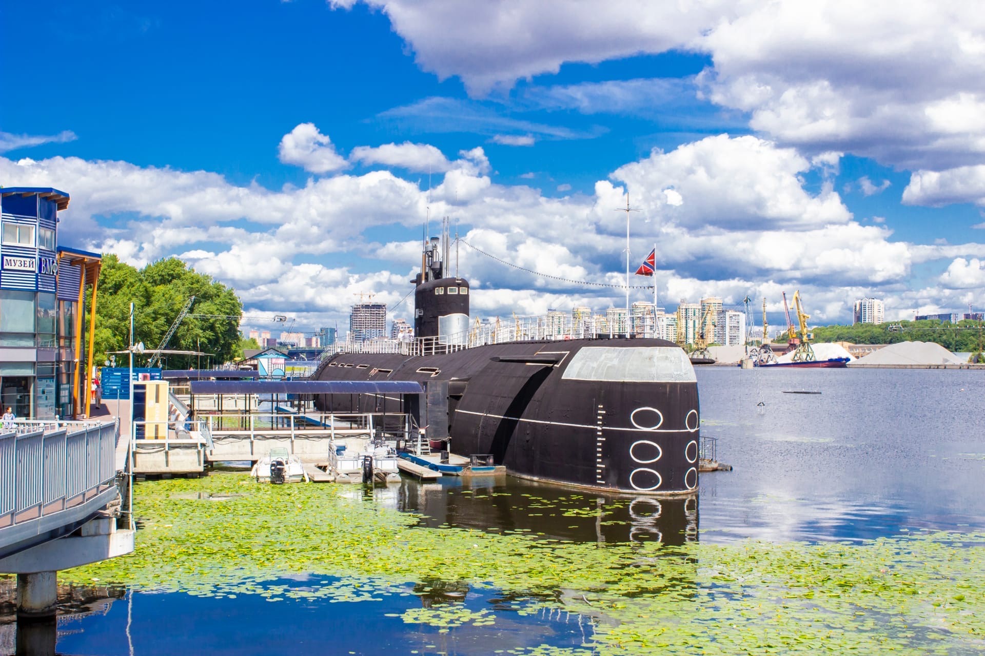 Посетители музея ВМВ увидят верхнюю палубу подводной лодки