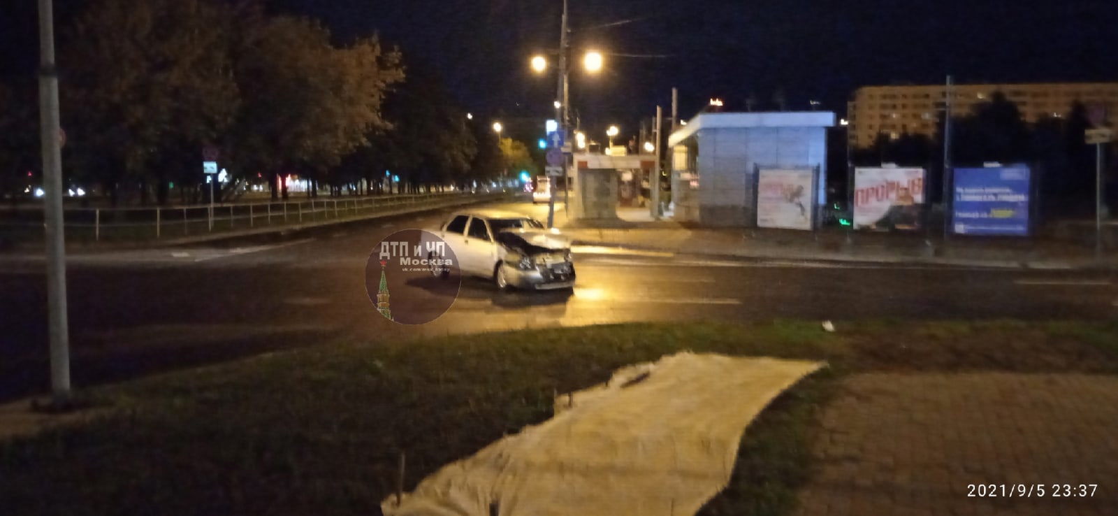 Легковушка пострадала в ДТП у станции метро «Сходненская» | 08.09.2021 |  Москва - БезФормата